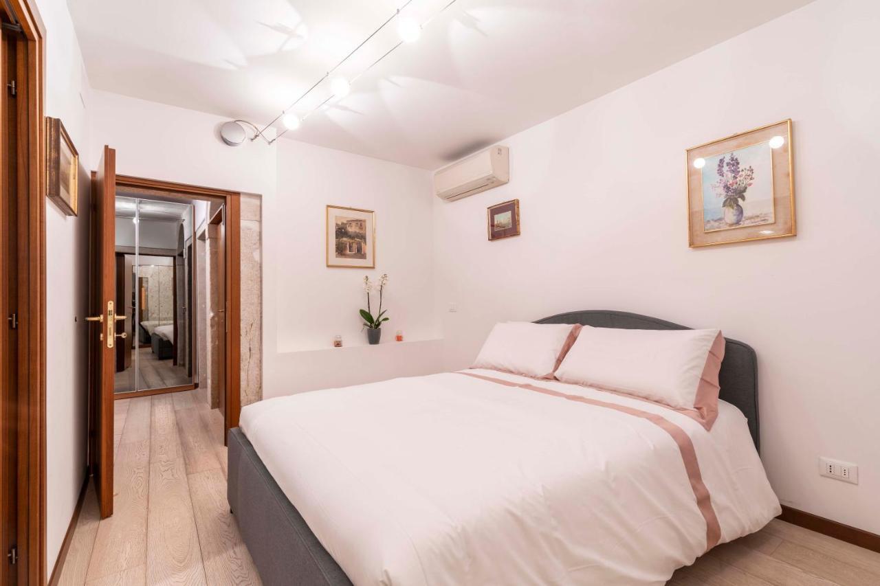 Central Apt Venecia